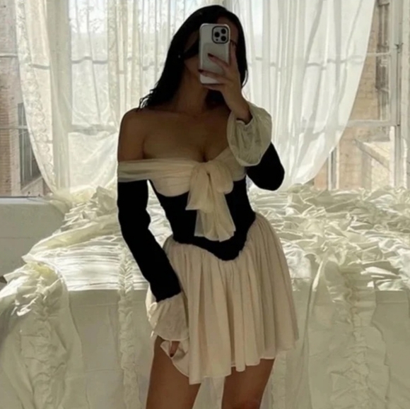 **1 Large Left!**House of CB Alana Black & Cream Off Shoulder Dress - Picture 3 of 15